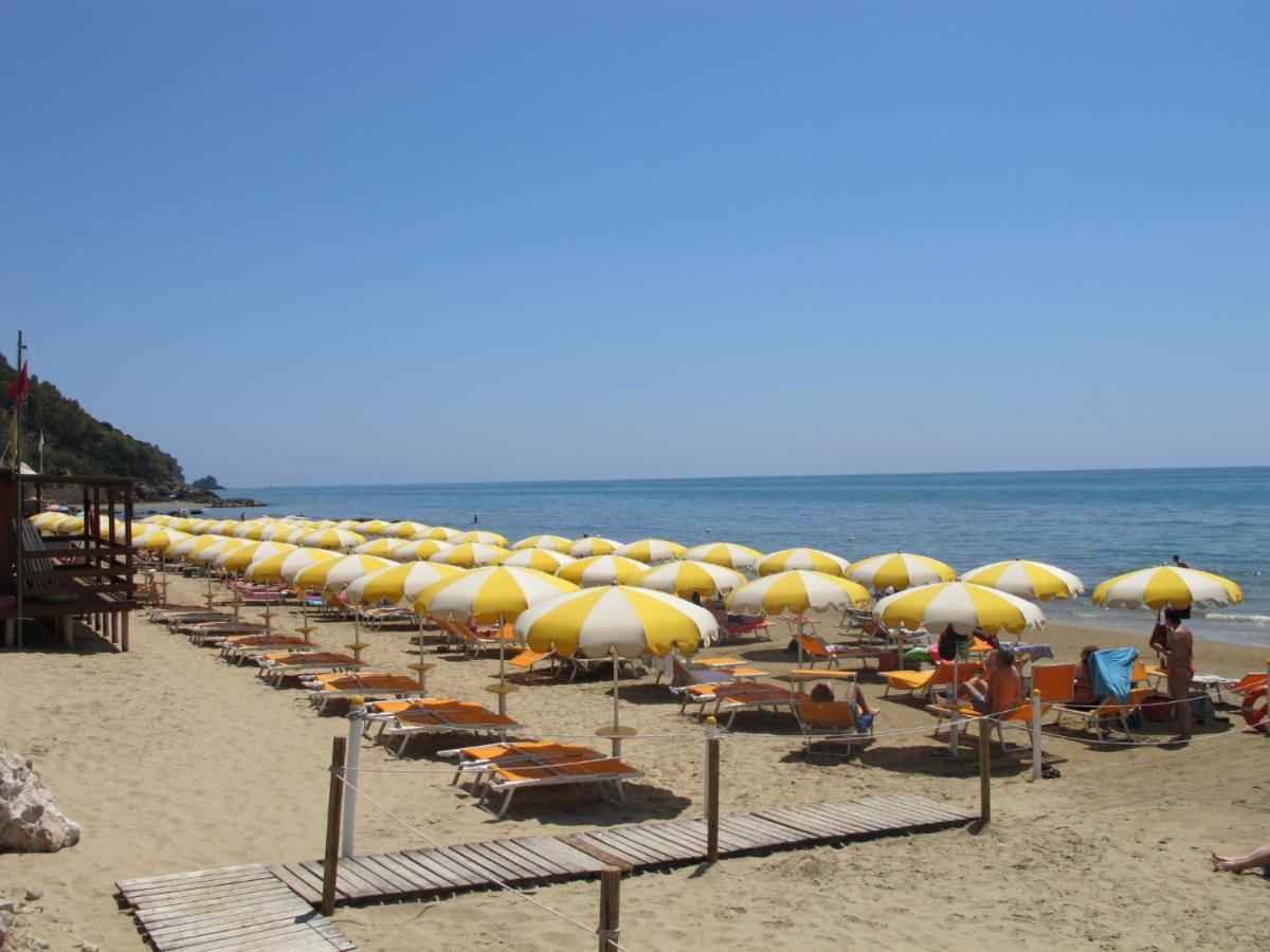 Locazione Turistica Arborea Sperlonga Esterno foto